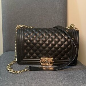 Chic Black Quilted Shoulder Bag